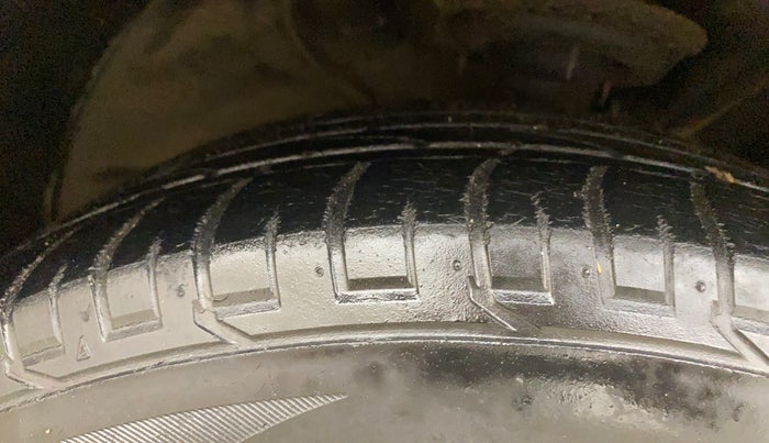 2017 Hyundai Creta SX PLUS 1.6 PETROL, Petrol, Manual, 80,223 km, Right Front Tyre Tread