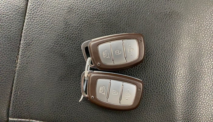 2017 Hyundai Creta SX PLUS 1.6 PETROL, Petrol, Manual, 80,223 km, Key Close Up