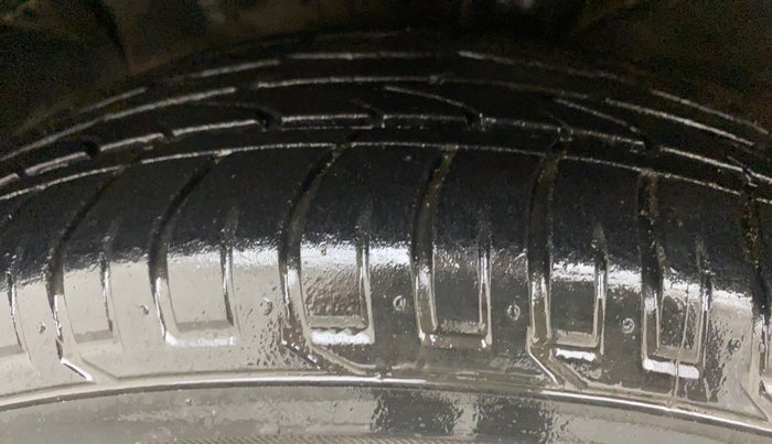 2017 Hyundai Creta SX PLUS 1.6 PETROL, Petrol, Manual, 80,223 km, Left Front Tyre Tread