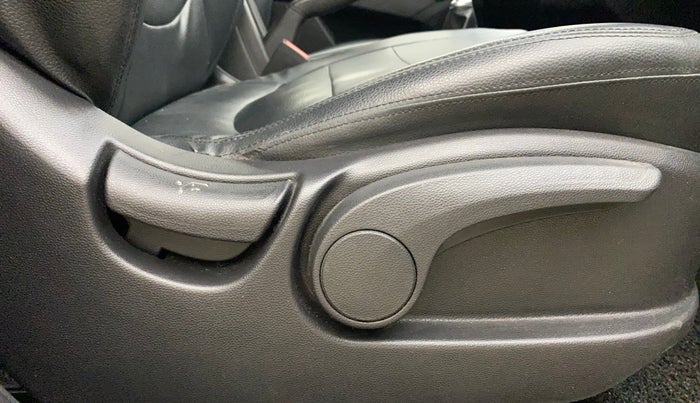 2017 Hyundai Creta SX PLUS 1.6 PETROL, Petrol, Manual, 80,223 km, Driver Side Adjustment Panel