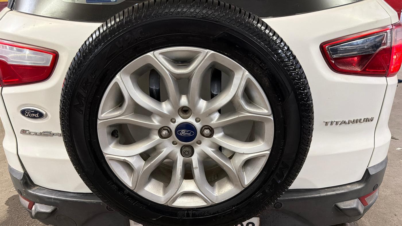 2015 Ford Ecosport TITANIUM 1.5L PETROL, Petrol, Manual, 1,13,979 km, Spare Tyre