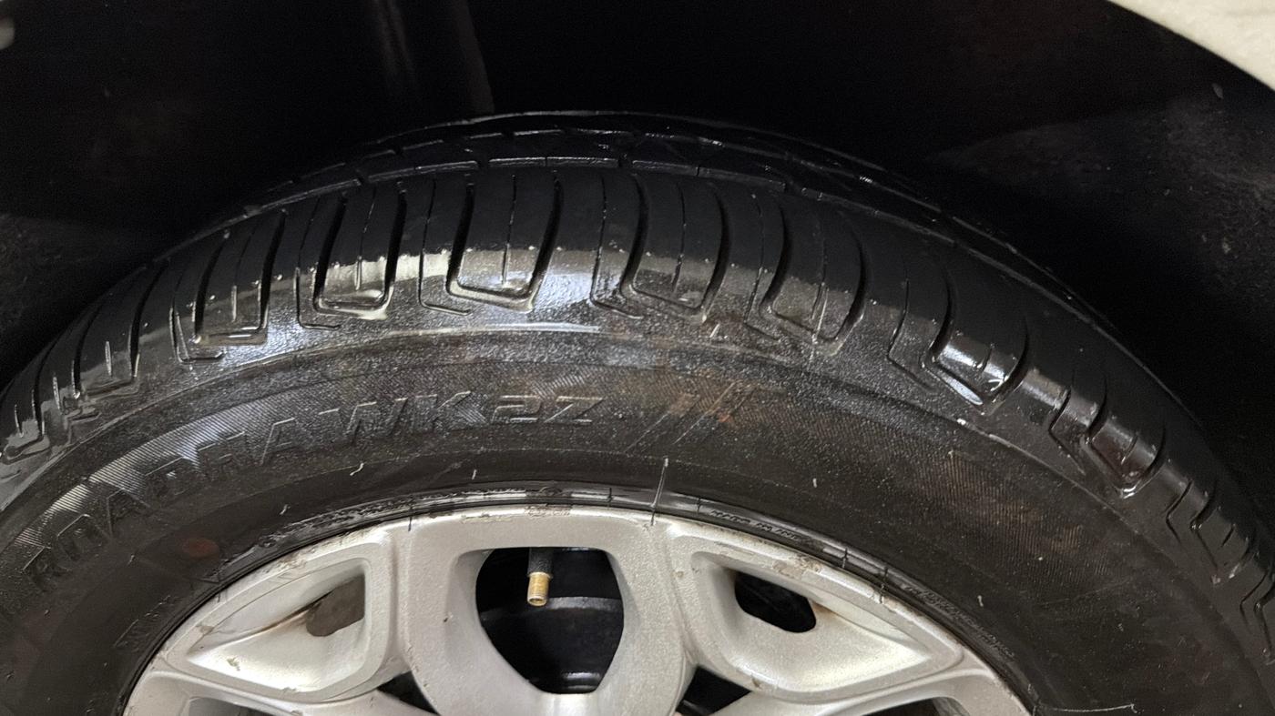 2015 Ford Ecosport TITANIUM 1.5L PETROL, Petrol, Manual, 1,13,979 km, Right Rear Tyre Tread