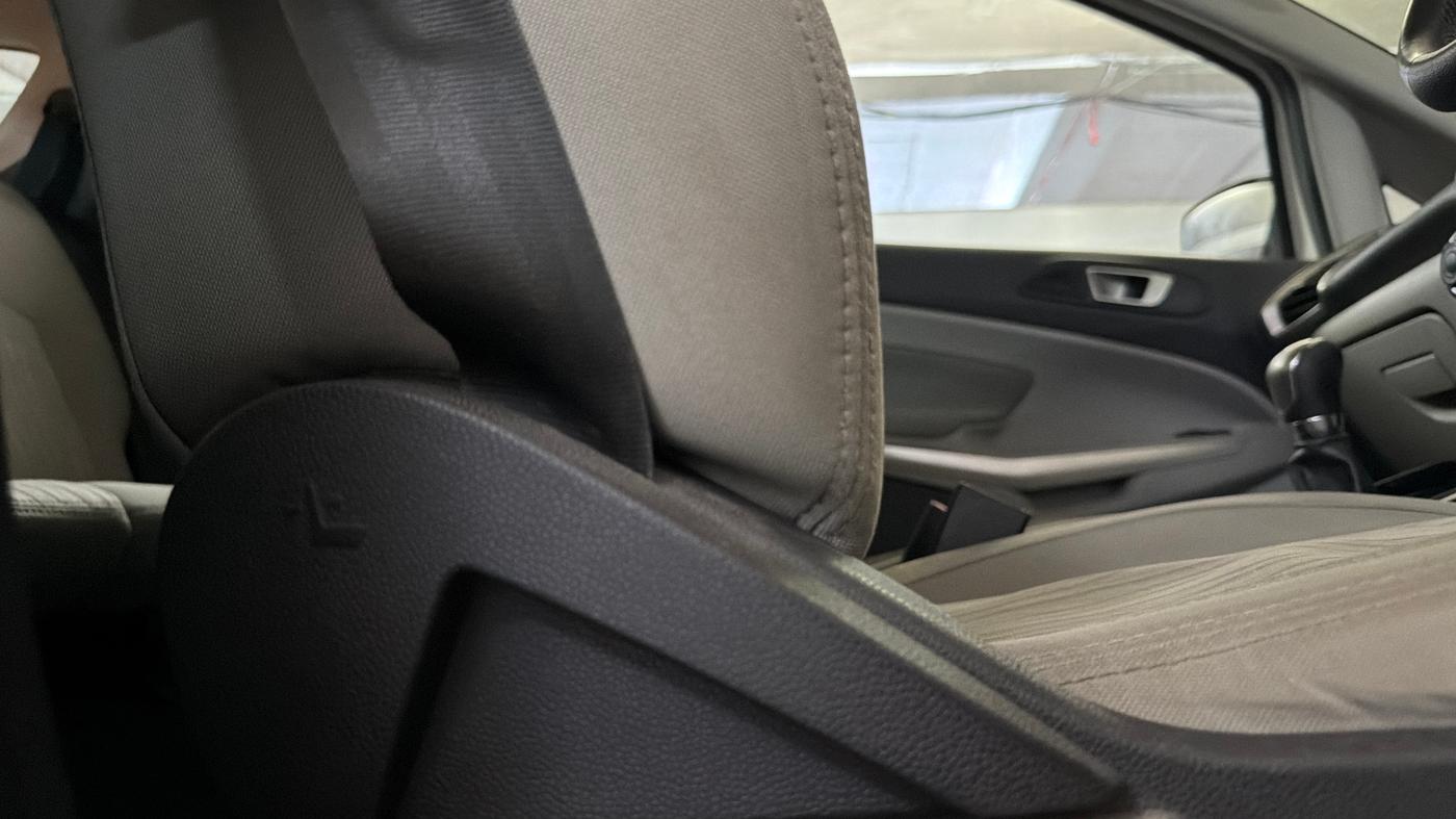 2015 Ford Ecosport TITANIUM 1.5L PETROL, Petrol, Manual, 1,13,979 km, Driver Side Adjustment Panel