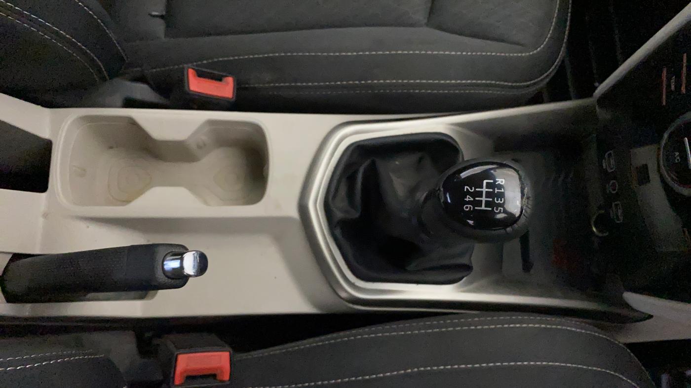 2019 Mahindra XUV300 W8 1.2 PETROL, Petrol, Manual, 83,596 km, Gear Lever