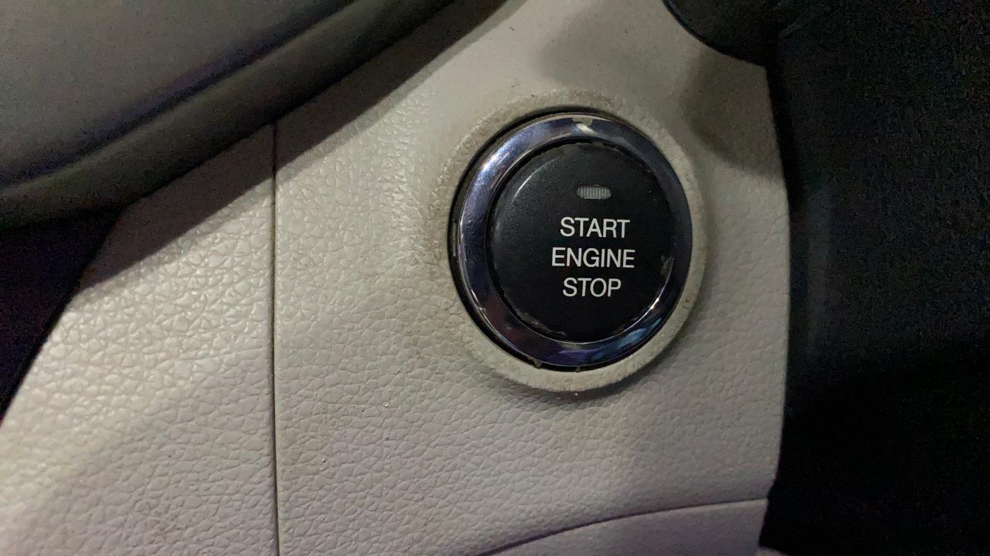 2019 Mahindra XUV300 W8 1.2 PETROL, Petrol, Manual, 83,596 km, Keyless Start/ Stop Button