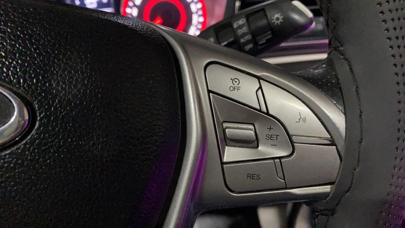2019 Mahindra XUV300 W8 1.2 PETROL, Petrol, Manual, 83,596 km, Adaptive Cruise Control