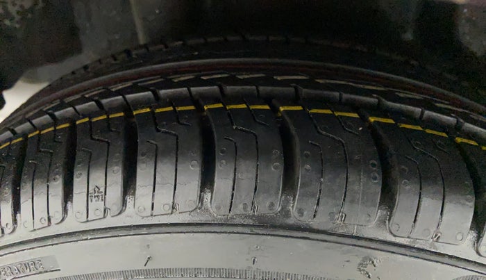 2013 Honda Amaze 1.5 SMT I DTEC, Diesel, Manual, 33,708 km, Right Rear Tyre Tread