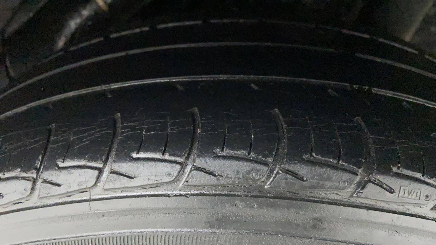 2013 Honda Amaze 1.5 SMT I DTEC, Diesel, Manual, 33,708 km, Left Rear Tyre Tread