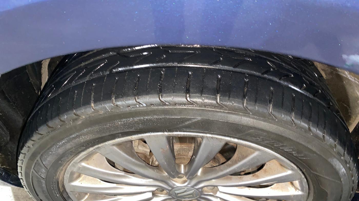 2017 Maruti Ciaz ALPHA 1.4 PETROL, Petrol, Manual, 82,117 km, Left Front Tyre Tread