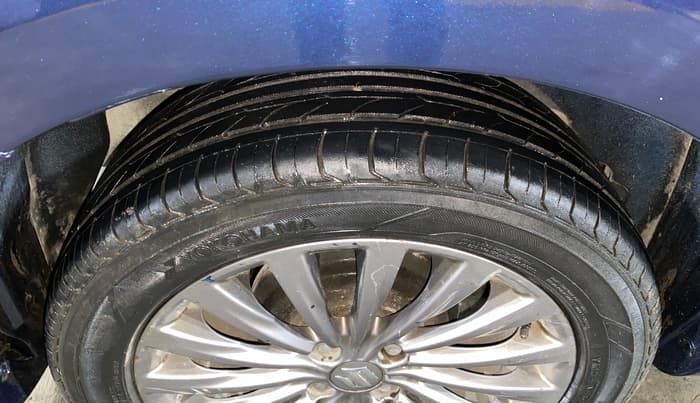 2017 Maruti Ciaz ALPHA 1.4 PETROL, Petrol, Manual, 82,063 km, Right Rear Tyre Tread
