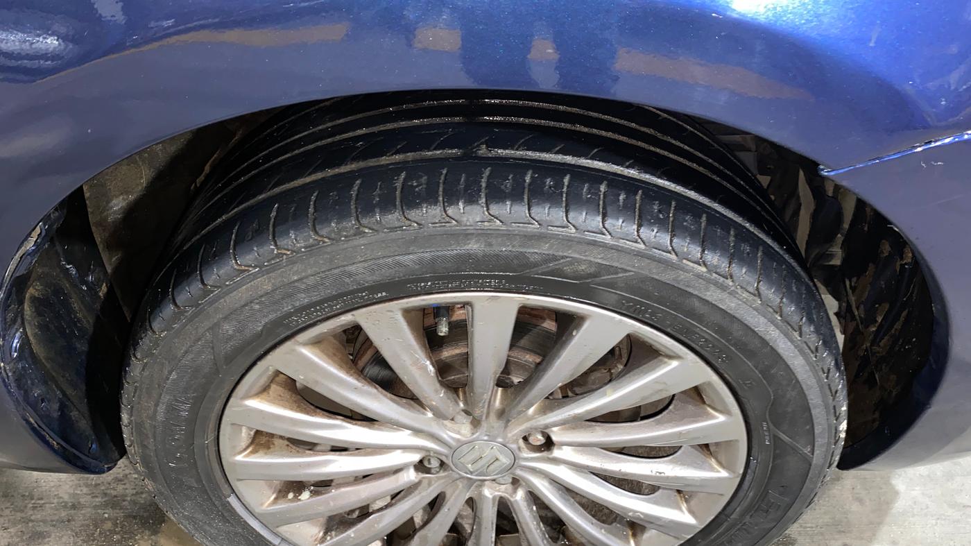2017 Maruti Ciaz ALPHA 1.4 PETROL, Petrol, Manual, 82,117 km, Right Front Tyre Tread