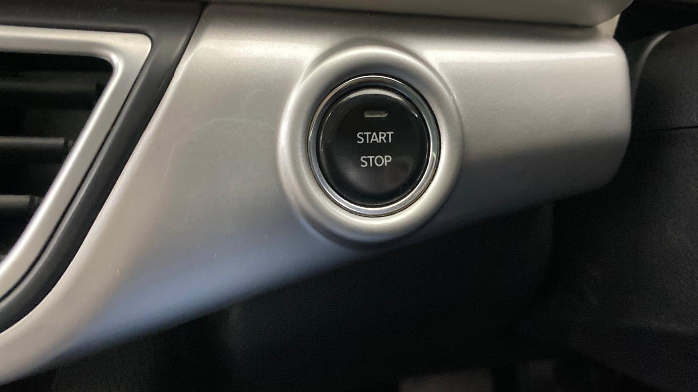 2023 Mahindra XUV700 AX 7 LUXURY D AT 7 STR, Diesel, Automatic, 31,537 km, Keyless Start/ Stop Button