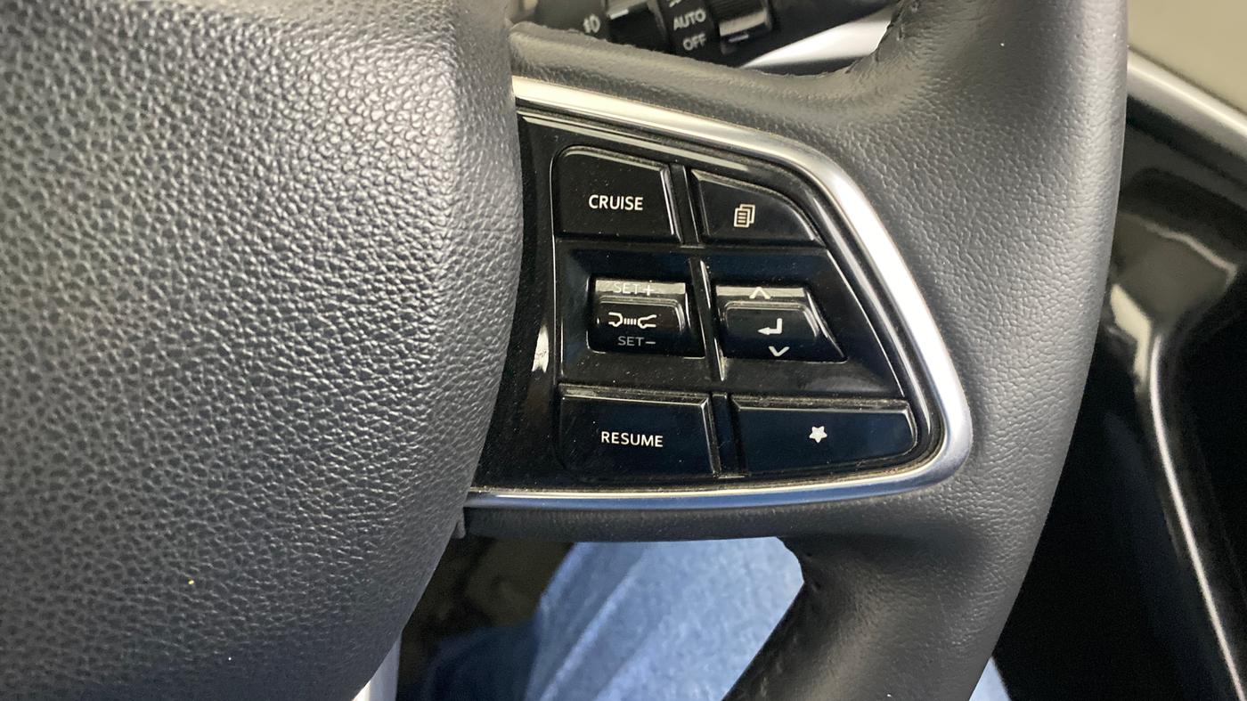 2023 Mahindra XUV700 AX 7 LUXURY D AT 7 STR, Diesel, Automatic, 31,537 km, Adaptive Cruise Control