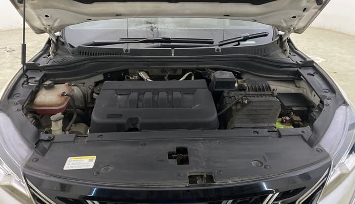 2023 Mahindra XUV700 AX 7 LUXURY D AT 7 STR, Diesel, Automatic, 31,537 km, Engine View