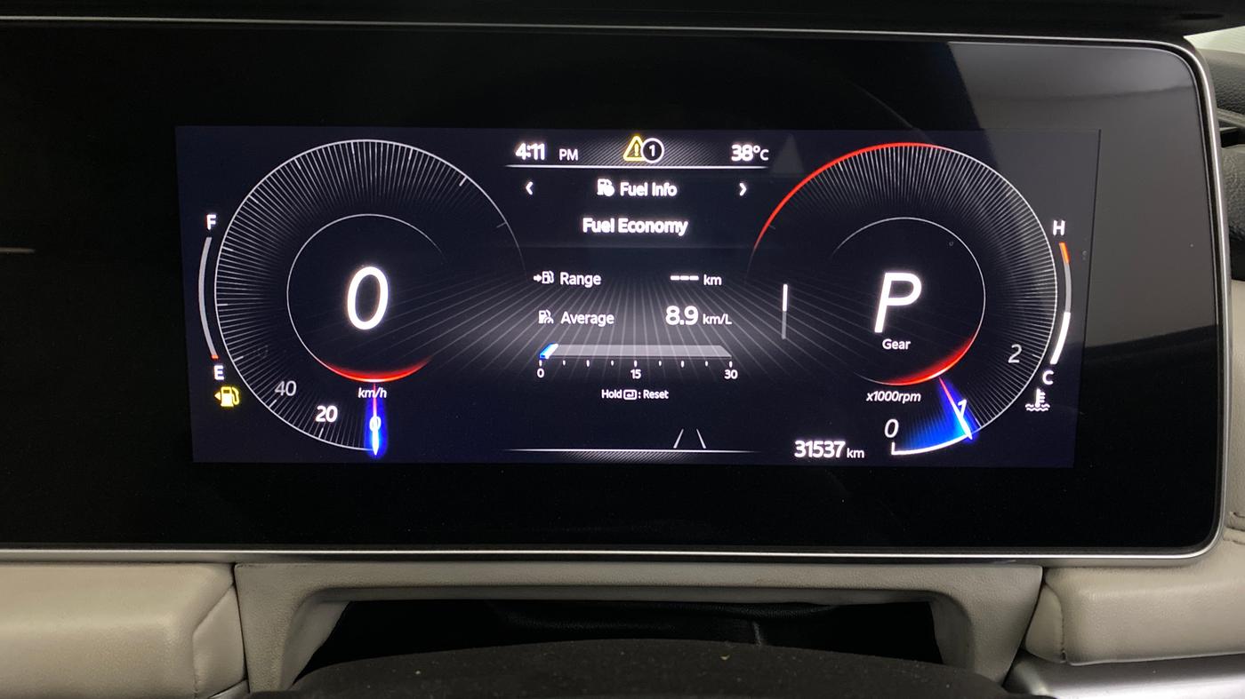 2023 Mahindra XUV700 AX 7 LUXURY D AT 7 STR, Diesel, Automatic, 31,537 km, Odometer Image