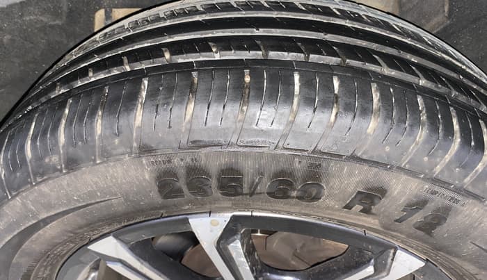 2023 Mahindra XUV700 AX 7 LUXURY D AT 7 STR, Diesel, Automatic, 31,537 km, Left Rear Tyre Tread