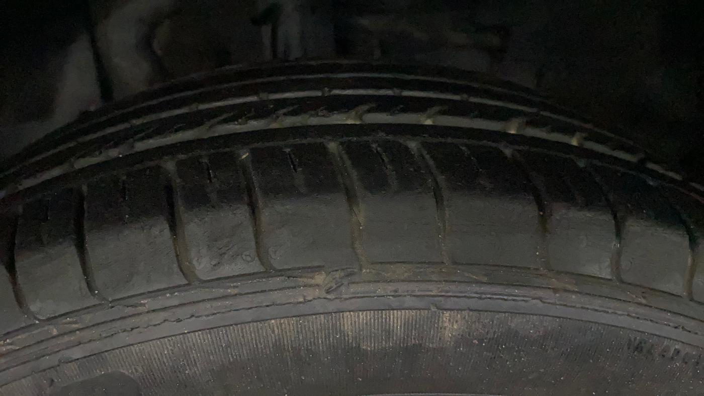 2019 Tata NEXON XM PETROL, Petrol, Manual, 31,566 km, Right Front Tyre Tread
