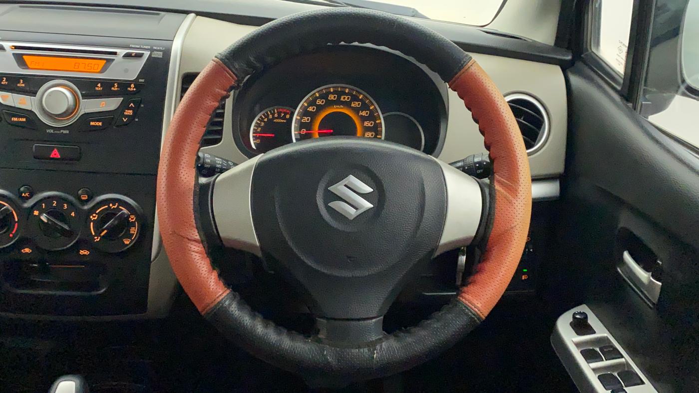 2016 Maruti Wagon R 1.0 VXI AMT, Petrol, Automatic, 33,705 km, Steering Wheel Close Up