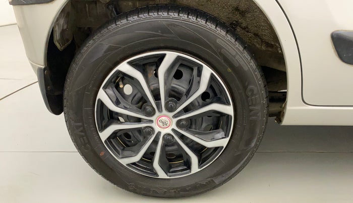 2016 Maruti Wagon R 1.0 VXI AMT, Petrol, Automatic, 33,705 km, Right Rear Wheel
