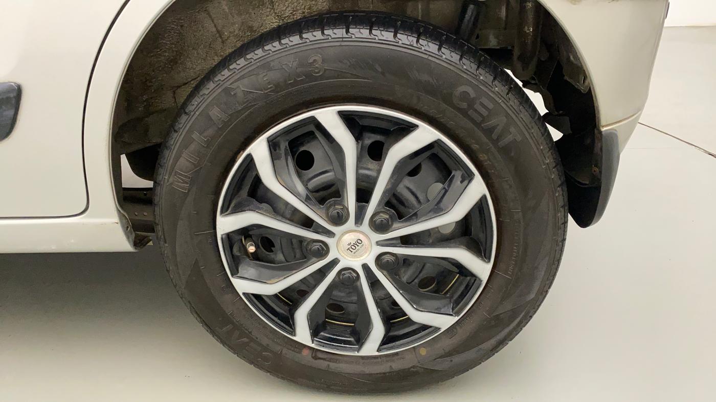2016 Maruti Wagon R 1.0 VXI AMT, Petrol, Automatic, 33,705 km, Left Rear Wheel