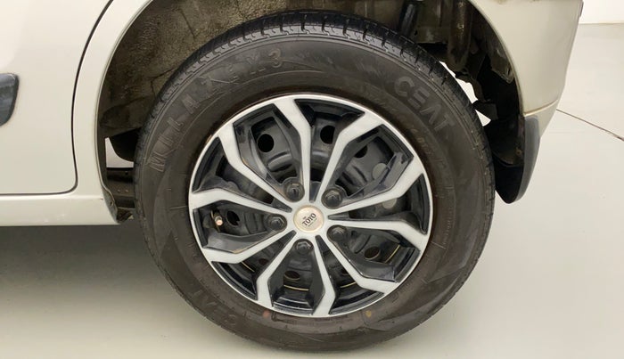 2016 Maruti Wagon R 1.0 VXI AMT, Petrol, Automatic, 33,705 km, Left Rear Wheel