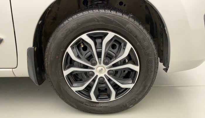 2016 Maruti Wagon R 1.0 VXI AMT, Petrol, Automatic, 33,705 km, Right Front Wheel
