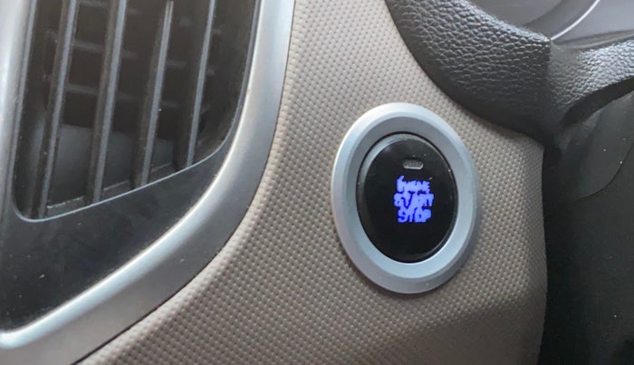 2016 Hyundai Creta SX PLUS 1.6 PETROL, Petrol, Manual, 1,11,085 km, Keyless Start/ Stop Button