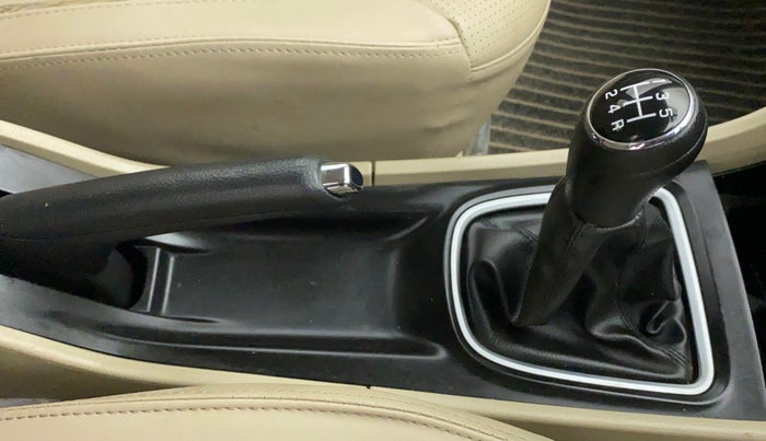 2021 Maruti Ciaz DELTA 1.5 SHVS MT PETROL, Petrol, Manual, 21,951 km, Gear Lever