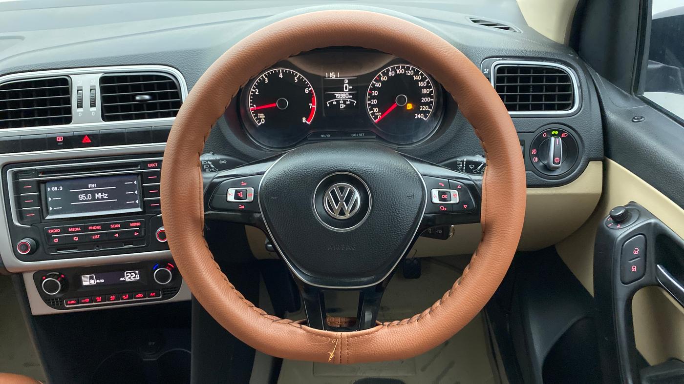 2015 Volkswagen Polo HIGHLINE1.2L, Petrol, Manual, 79,380 km, Steering Wheel Close Up