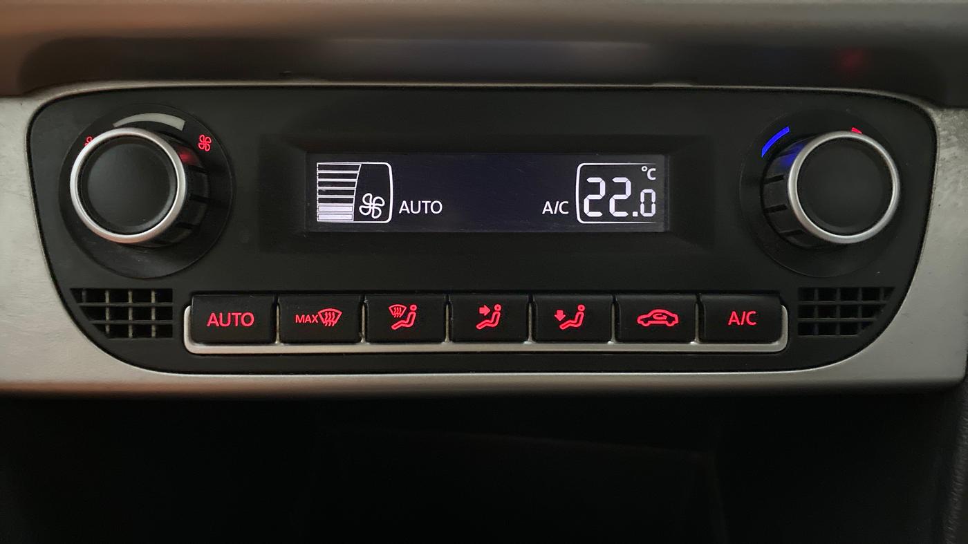 2015 Volkswagen Polo HIGHLINE1.2L, Petrol, Manual, 79,380 km, Automatic Climate Control
