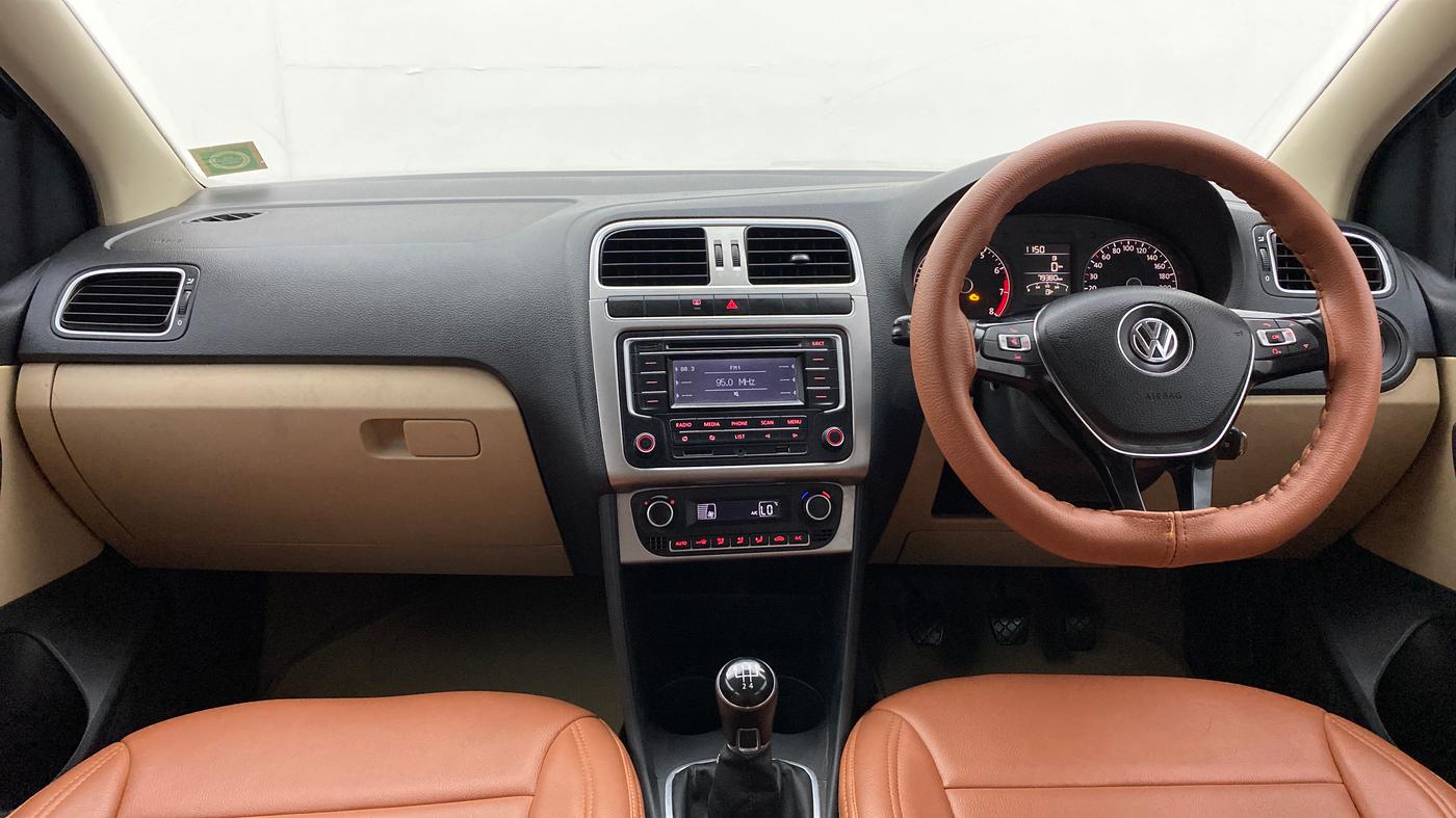 2015 Volkswagen Polo HIGHLINE1.2L, Petrol, Manual, 79,380 km, Dashboard
