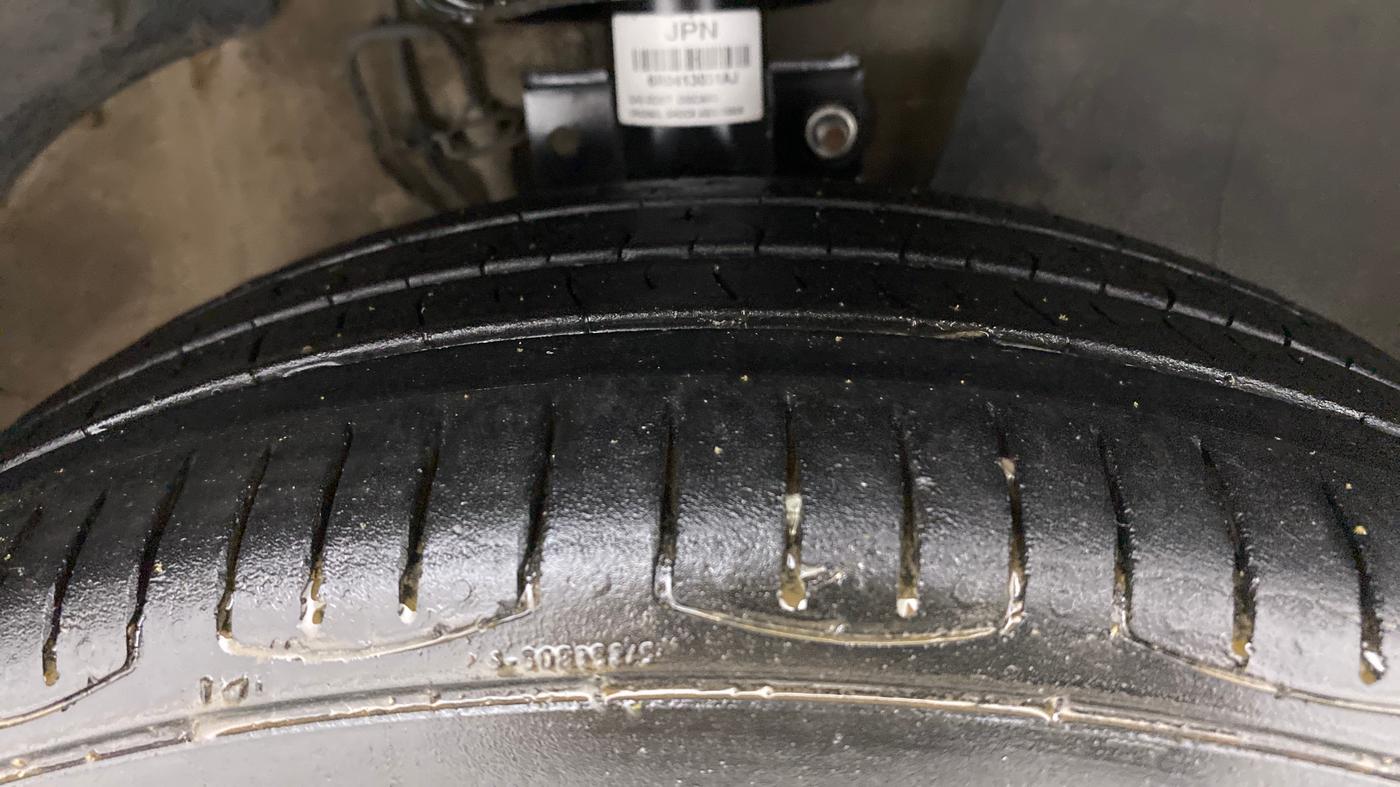 2015 Volkswagen Polo HIGHLINE1.2L, Petrol, Manual, 79,380 km, Right Front Tyre Tread