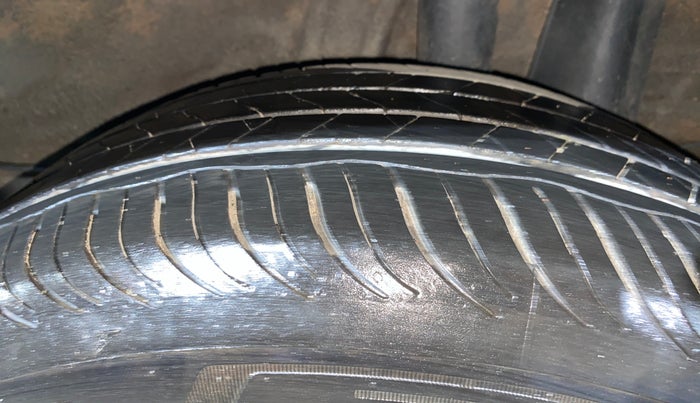 2020 KIA SONET HTX 1.5, Diesel, Manual, 67,995 km, Left Rear Tyre Tread