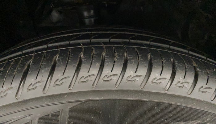 2018 Maruti S Cross ZETA 1.3, Diesel, Manual, 66,676 km, Right Front Tyre Tread