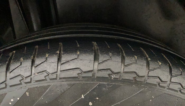 2018 Maruti S Cross ZETA 1.3, Diesel, Manual, 66,676 km, Right Rear Tyre Tread