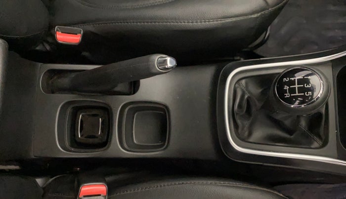 2018 Maruti S Cross ZETA 1.3, Diesel, Manual, 66,676 km, Gear Lever