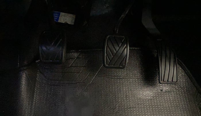 2018 Maruti S Cross ZETA 1.3, Diesel, Manual, 66,676 km, Pedals