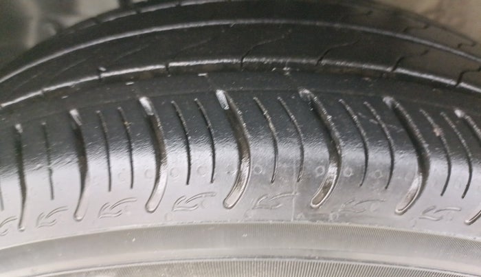 2017 Maruti IGNIS SIGMA 1.2, Petrol, Manual, 86,456 km, Left Front Tyre Tread