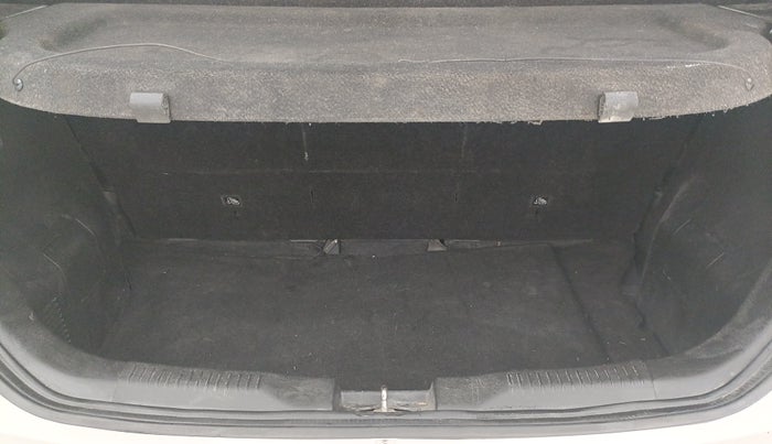 2017 Maruti IGNIS SIGMA 1.2, Petrol, Manual, 86,456 km, Boot Inside