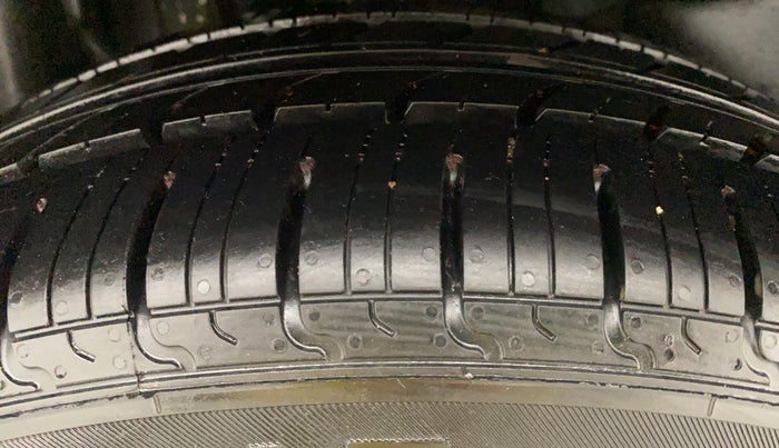 2021 Maruti Swift ZXI D, Petrol, Manual, 20,671 km, Right Rear Tyre Tread