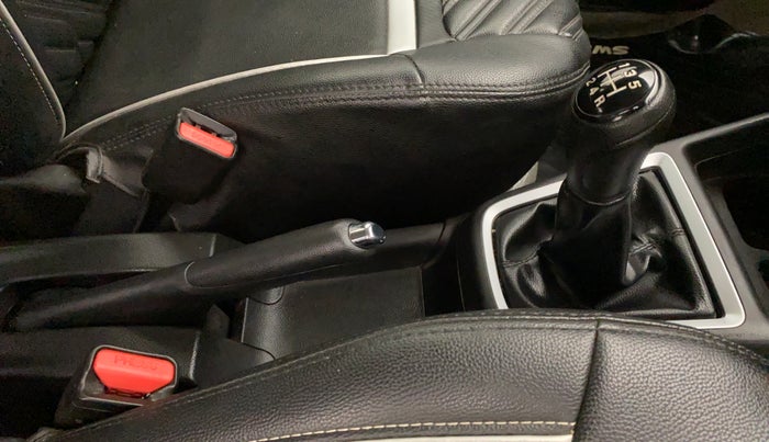 2021 Maruti Swift ZXI D, Petrol, Manual, 20,671 km, Gear Lever