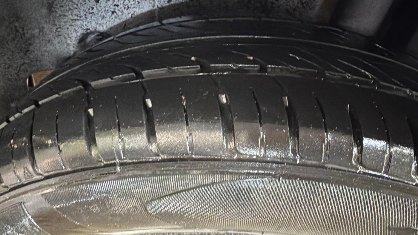 2022 Maruti Ciaz SIGMA 1.5 SHVS MT  PETROL, Petrol, Manual, 66,194 km, Left Rear Tyre Tread