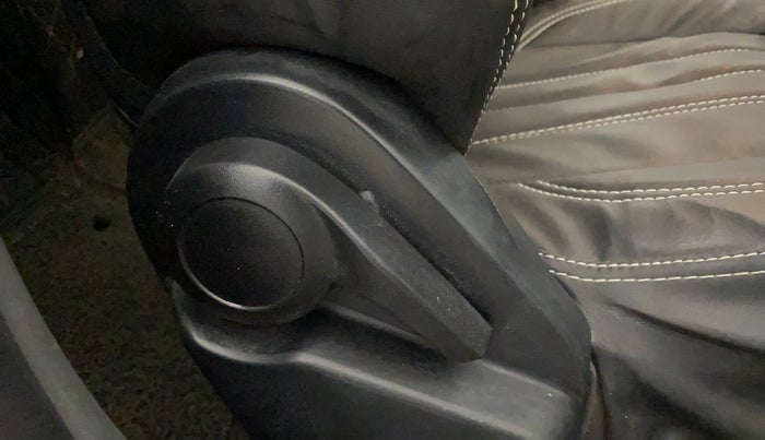 2020 Tata ALTROZ XM PETROL, Petrol, Manual, 63,444 km, Driver Side Adjustment Panel