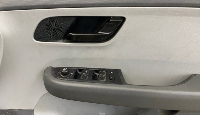 2020 Tata ALTROZ XM PETROL, Petrol, Manual, 63,444 km, Driver Side Door Panels Control