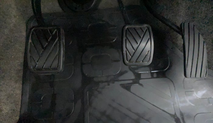 2011 Maruti Wagon R 1.0 LXI, Petrol, Manual, 64,833 km, Pedals