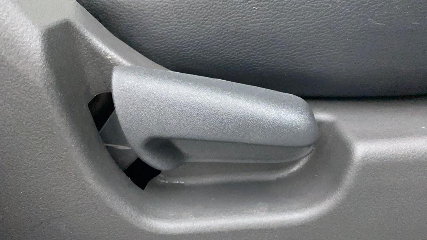 2011 Maruti Wagon R 1.0 LXI, Petrol, Manual, 64,833 km, Driver Side Adjustment Panel