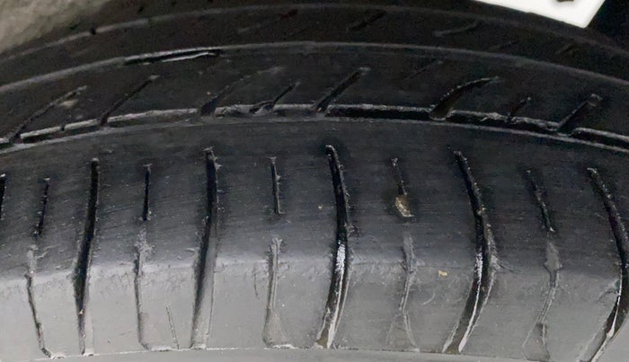 2011 Maruti Wagon R 1.0 LXI, Petrol, Manual, 64,833 km, Left Rear Tyre Tread