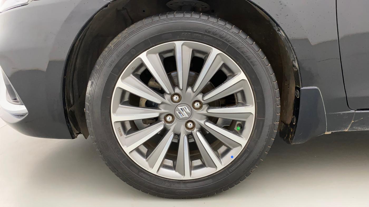 2019 Maruti Ciaz ALPHA  AT 1.5 SHVS PETROL, Petrol, Automatic, 1,08,914 km, Left Front Wheel