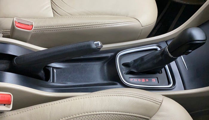 2019 Maruti Ciaz ALPHA  AT 1.5 SHVS PETROL, Petrol, Automatic, 1,08,914 km, Gear Lever