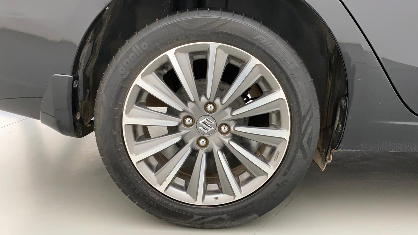 2019 Maruti Ciaz ALPHA  AT 1.5 SHVS PETROL, Petrol, Automatic, 1,08,914 km, Right Rear Wheel